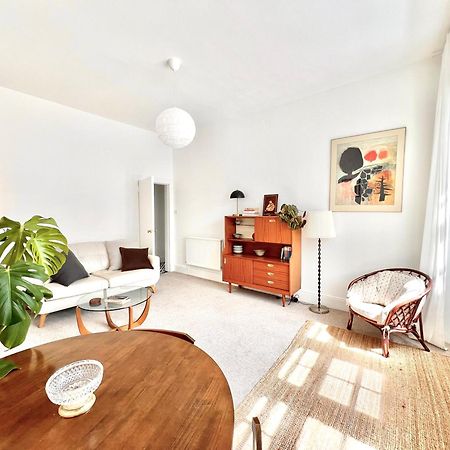Bright Old Town City Centre Apartment Edinburgh Exterior photo