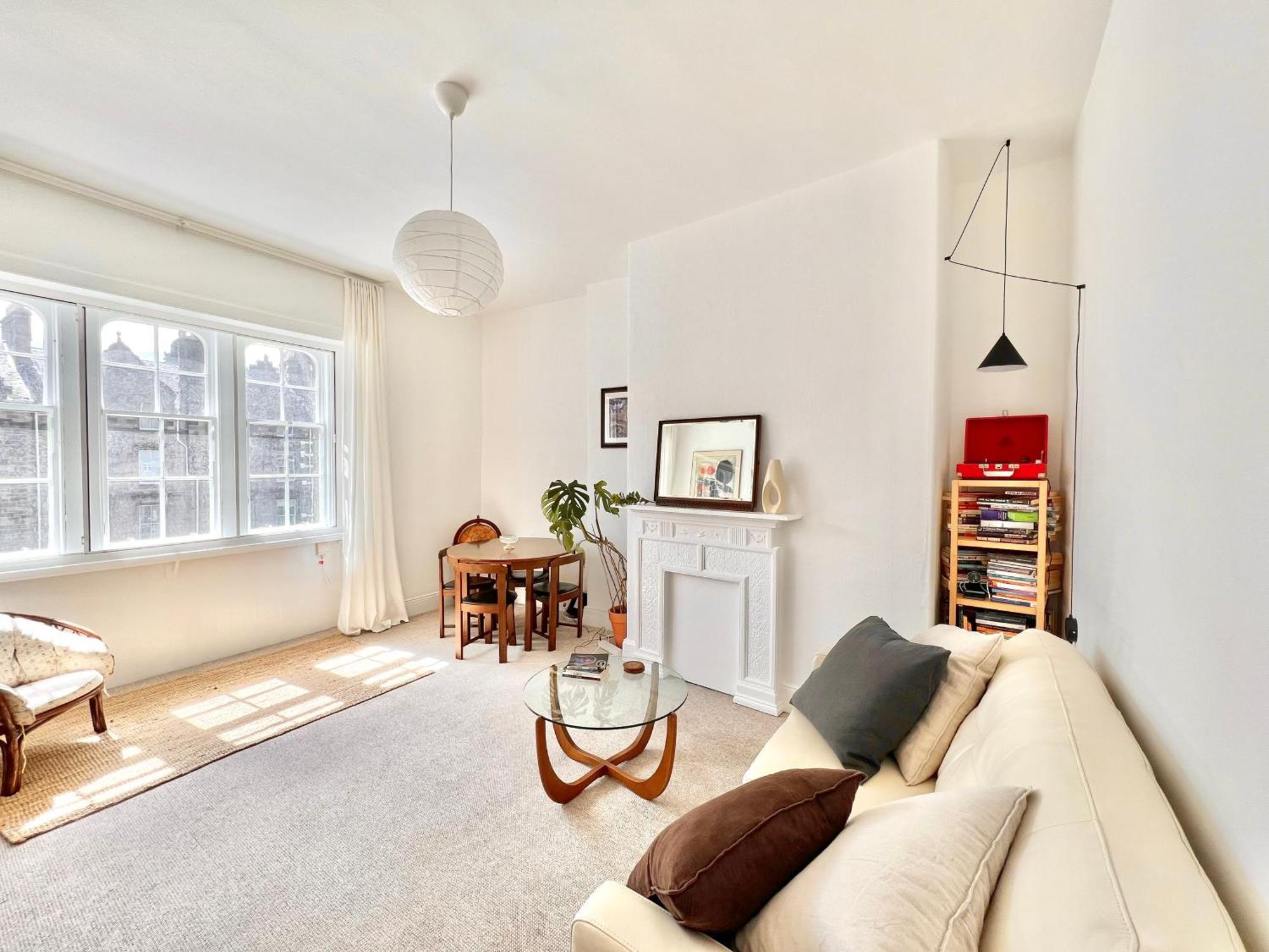 Bright Old Town City Centre Apartment Edinburgh Exterior photo