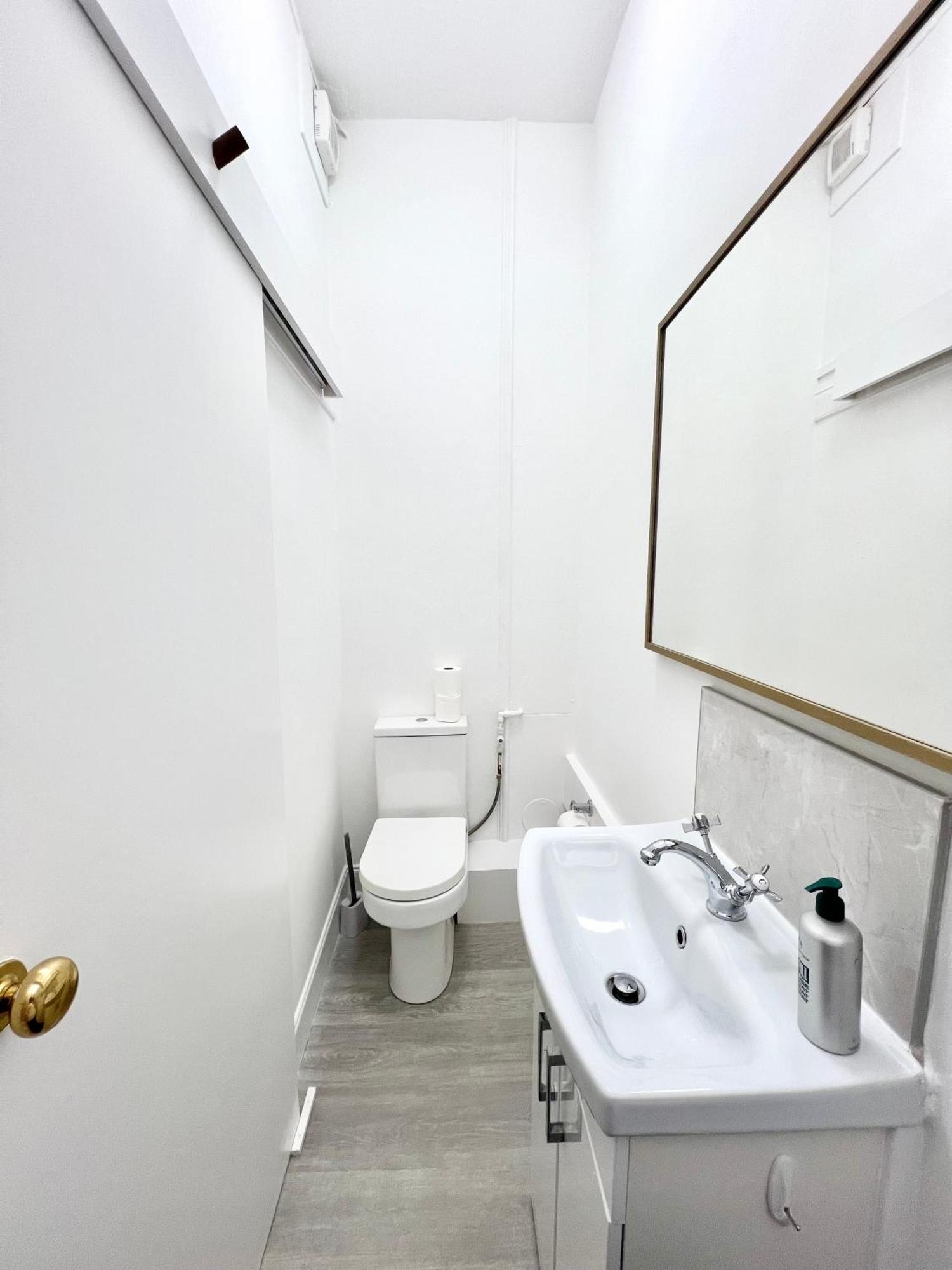 Bright Old Town City Centre Apartment Edinburgh Exterior photo
